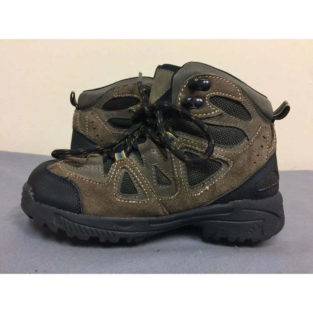 Cherokee boy's size 2 brown suede lace up ankle boots